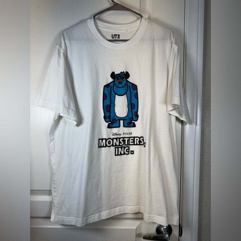 Uniqlo Pixar Disney Monsters Inc White Graphic Shirt Size XXL NWOT #5975